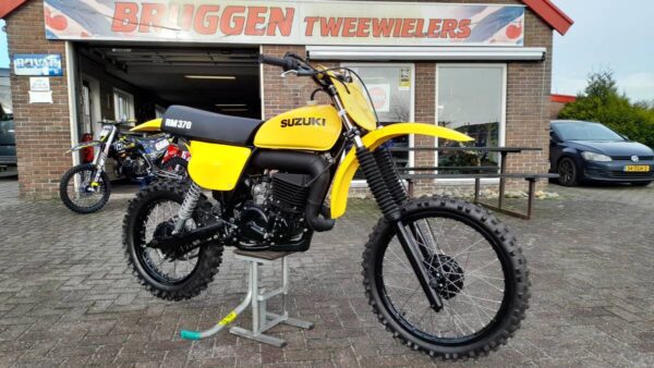 Suzuki RM 370 Nieuwstaat