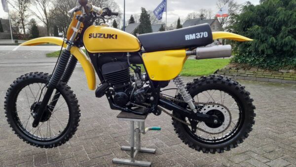 Suzuki RM 370 Nieuwstaat - Image 2