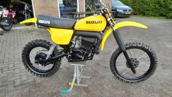 Suzuki RM 370 Nieuwstaat - Image 3