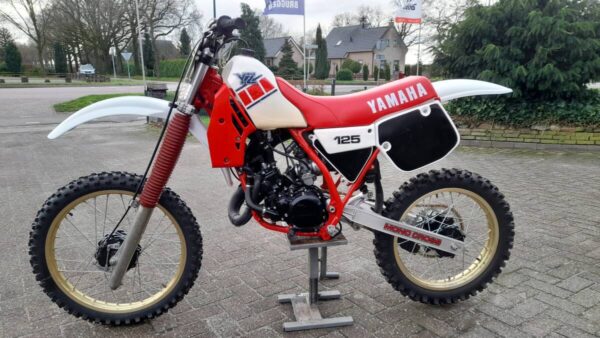 Yamaha YZ 125 BJ 1984 - Image 2